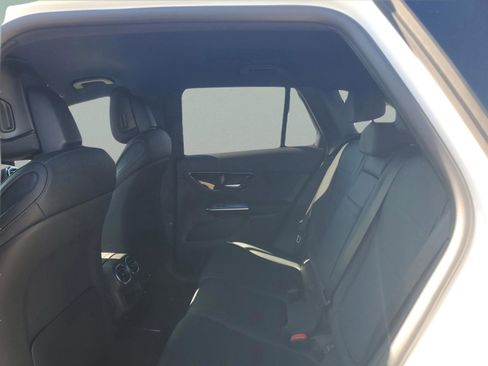 Used 2025 Mercedes-Benz GLC 300 image 12