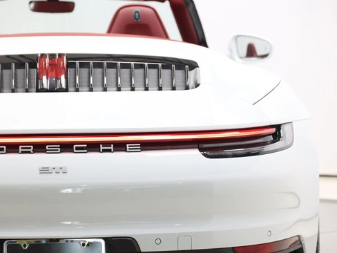Used 2022 Porsche 911 Carrera image 65
