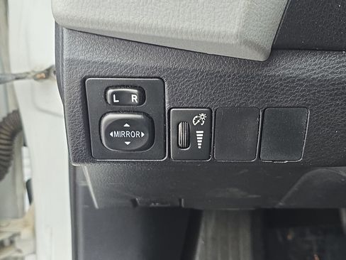 Used 2016 Toyota Corolla LE image 23