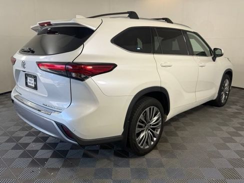 Used 2021 Toyota Highlander Platinum AWD/4WD image 8