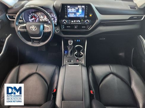 Used 2022 Toyota Highlander XLE image 34