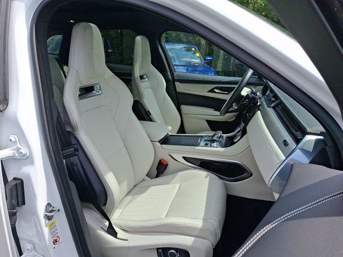 Used 2026 Jaguar F-PACE R-Dynamic S AWD/4WD image 3