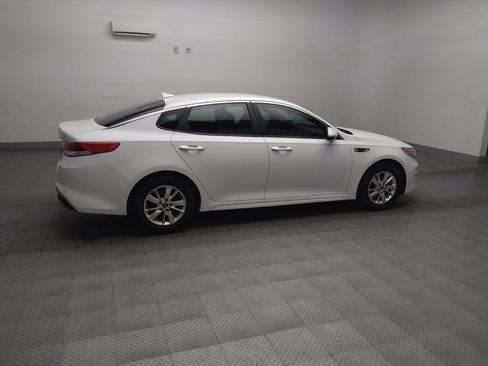 Used 2017 Kia Optima LX w/ Convenience Package FWD image 10