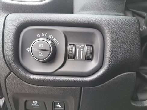 Used 2022 RAM 1500 Laramie AWD/4WD image 27