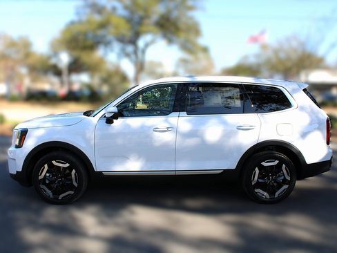 New 2025 Kia Telluride S image 14
