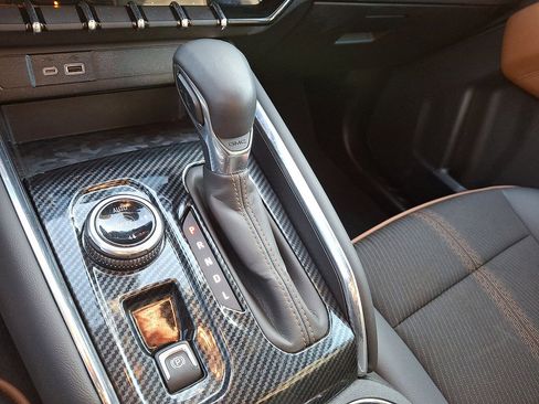 Used 2024 GMC Canyon AT4 image 12