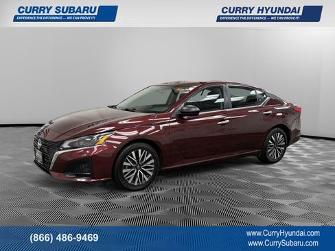 Used 2024 Nissan Altima 2.5 SV image 1