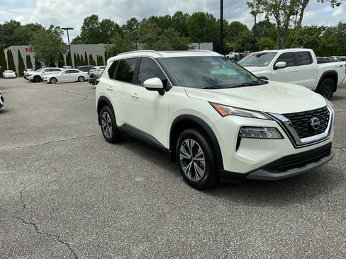 Certified 2023 Nissan Rogue SV w/ SV Premium B Package FWD image 5