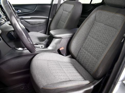 Used 2022 Chevrolet Equinox LT w/ Driver Convenience Package image 20