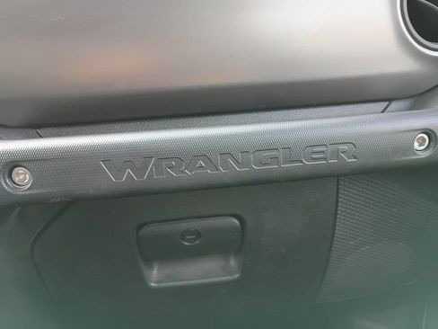 Used 2018 Jeep Wrangler Sport image 28