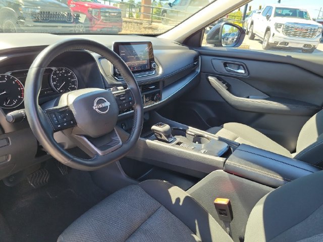 Used 2025 Nissan Rogue SV FWD image 13