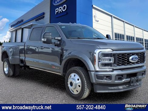 New 2025 Ford F450 Platinum image 1