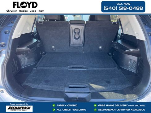 Used 2019 Nissan Rogue SV image 24