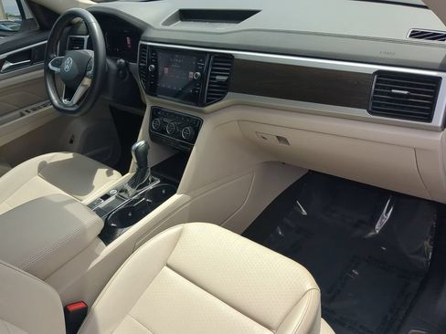 Used 2023 Volkswagen Atlas SE w/ Panoramic Sunroof Package FWD image 15