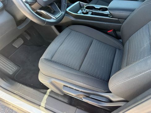 Used 2026 Chevrolet Equinox LT FWD image 16