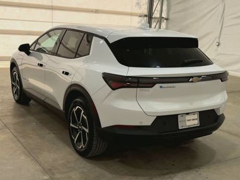 New 2026 Chevrolet Equinox EV LT image 7