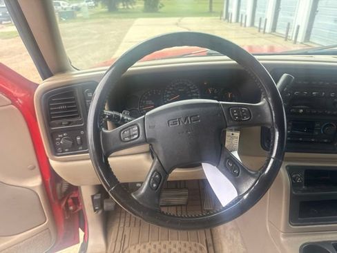 Used 2005 GMC Yukon SLT w/ SLT Preferred Equipment Group AWD/4WD image 14