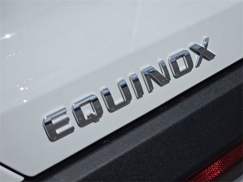 New 2026 Chevrolet Equinox LT image 11