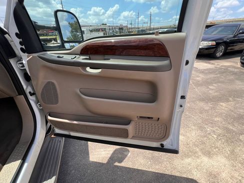 Used 2001 Ford Excursion Limited image 30