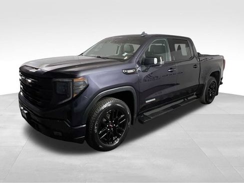 Used 2022 GMC Sierra 1500 Elevation w/ Elevation Premium Package AWD/4WD image 5