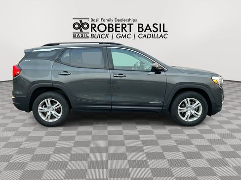 Used 2021 GMC Terrain SLE w/ Driver Convenience Package AWD/4WD image 9