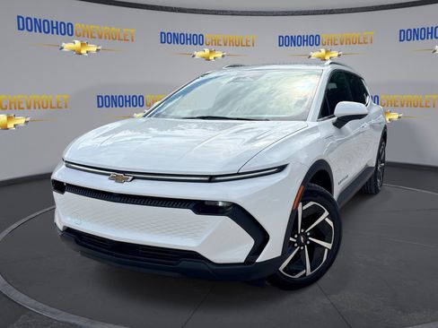 New 2026 Chevrolet Equinox EV LT image 4