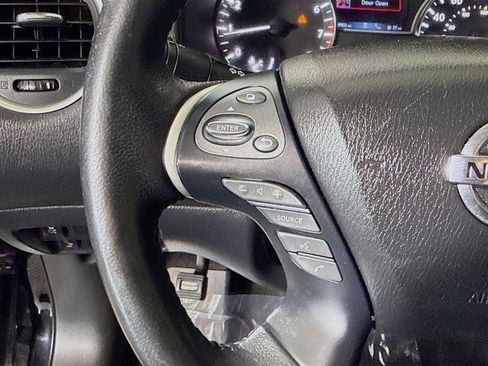 Used 2019 Nissan Pathfinder SV AWD/4WD image 14