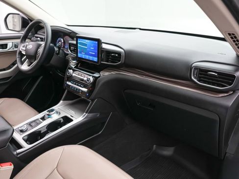 Certified 2024 Ford Explorer Limited w/ Equipment Group 301A image 24