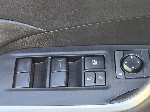 Used 2022 Toyota RAV4 LE image 26