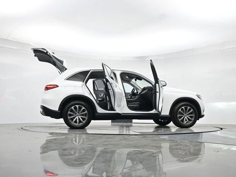 Used 2024 Mercedes-Benz GLC 300 image 52