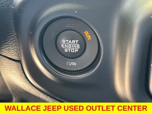 Used 2020 Jeep Wrangler Unlimited Sahara w/ LED Lighting Group AWD/4WD image 22