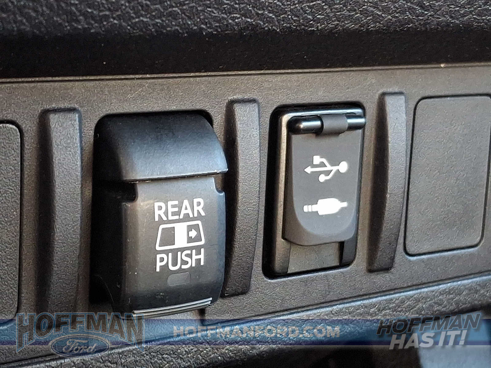 Used 2019 Toyota Tacoma SR5 AWD/4WD image 21
