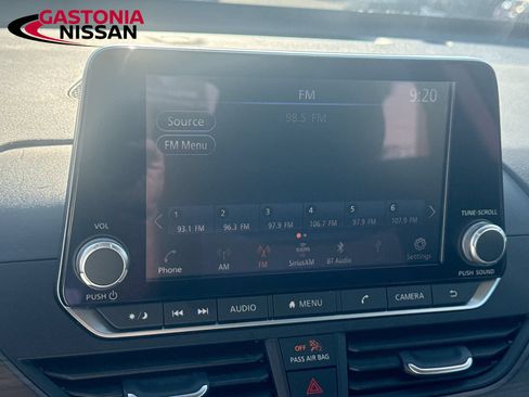 Used 2025 Nissan Altima 2.5 SV FWD image 18
