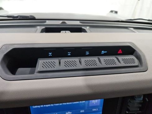 Used 2022 Ford Bronco Wildtrak image 19