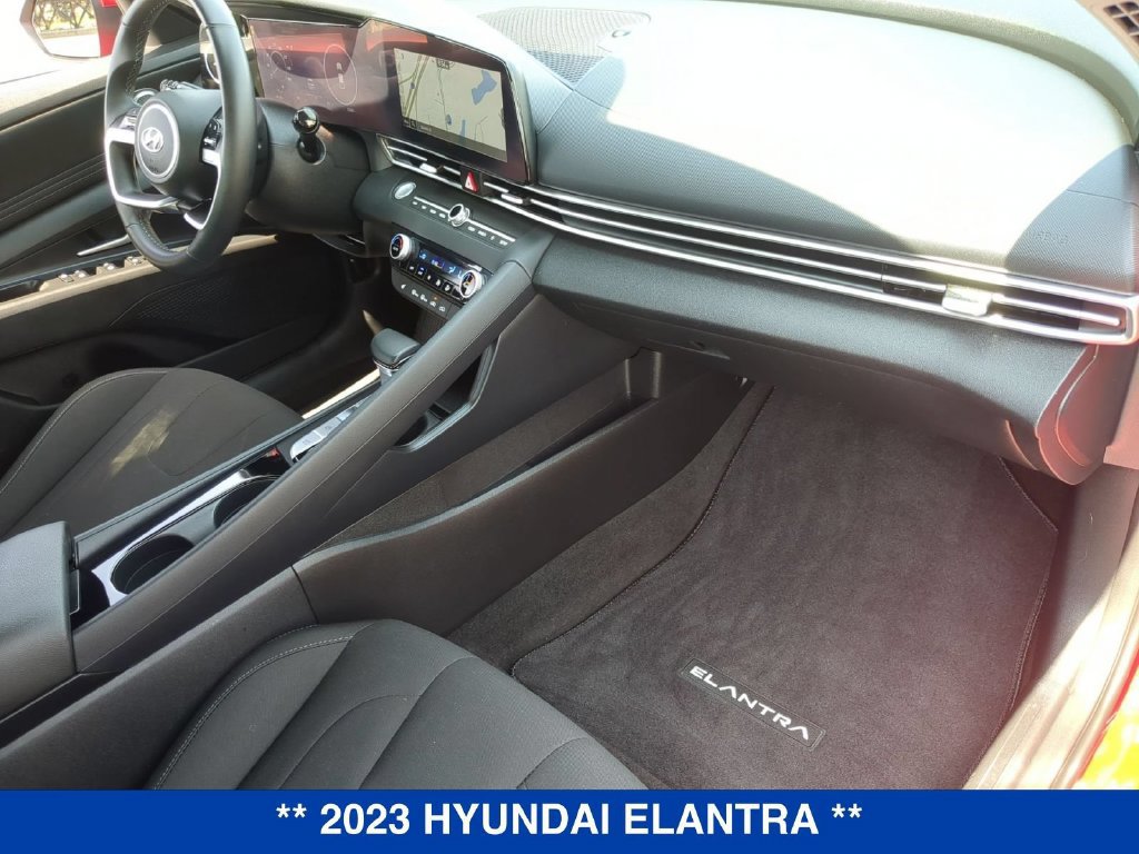 Used 2023 Hyundai Elantra SEL w/ Convenience Package FWD image 19