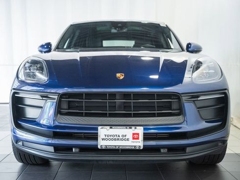 Used 2022 Porsche Macan AWD/4WD image 2