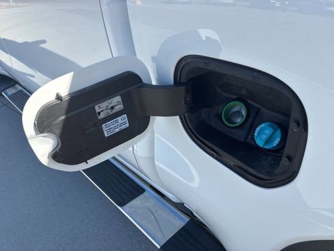 Used 2022 GMC Sierra 1500 SLT w/ SLT Premium Plus Package image 21