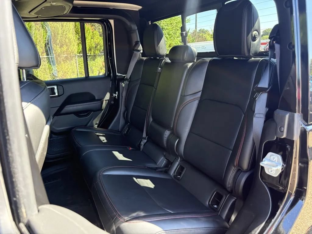 Used 2024 Jeep Gladiator Rubicon AWD/4WD image 49