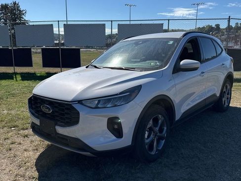 Used 2025 Ford Escape ST-Line Elite image 2