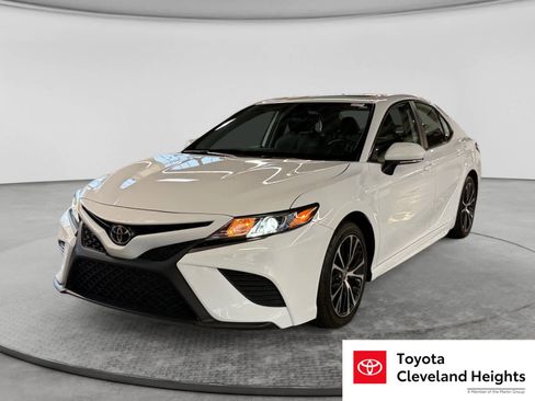 Used 2020 Toyota Camry SE w/ Convenience Package FWD image 1