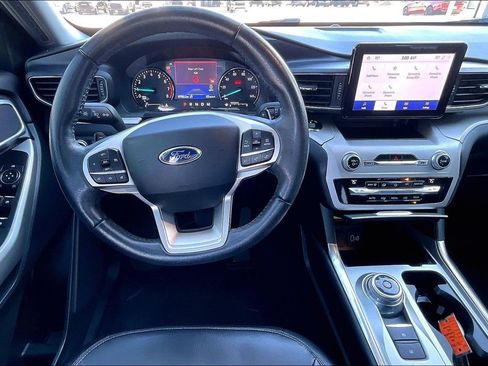Used 2020 Ford Explorer XLT w/ Equipment Group 202A image 5