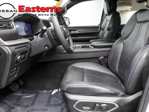 Used 2023 Jeep Wagoneer Series III w/ Preferred Equipment Group image 15