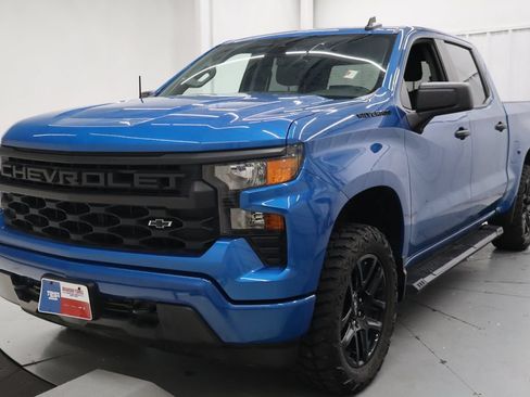 Used 2023 Chevrolet Silverado 1500 Custom w/ LPO, Dark Essentials Package RWD image 5