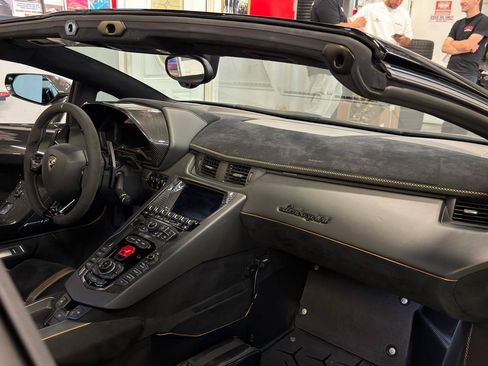 Used 2021 Lamborghini Aventador SVJ AWD/4WD image 20