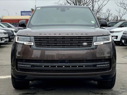 New 2026 Land Rover Range Rover Long Wheelbase SE AWD/4WD image 3