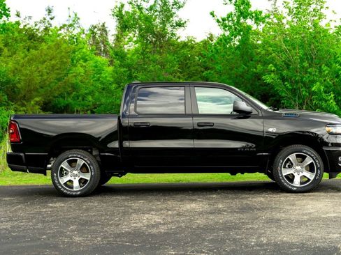 New 2026 RAM 1500 Express RWD image 5