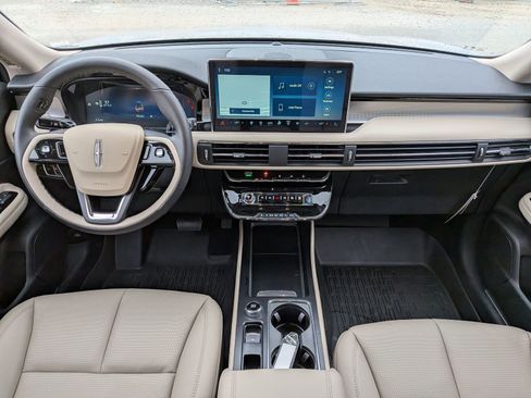 New 2026 Lincoln Corsair Premiere image 18