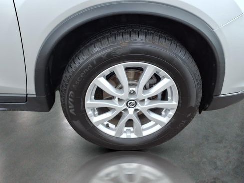 Used 2020 Nissan Rogue SV AWD/4WD image 10