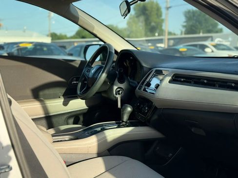 Used 2019 Honda HR-V LX image 35