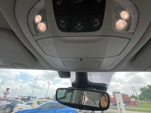 Used 2017 Chrysler Pacifica Touring-L Plus w/ Advanced Safetytec Group image 13